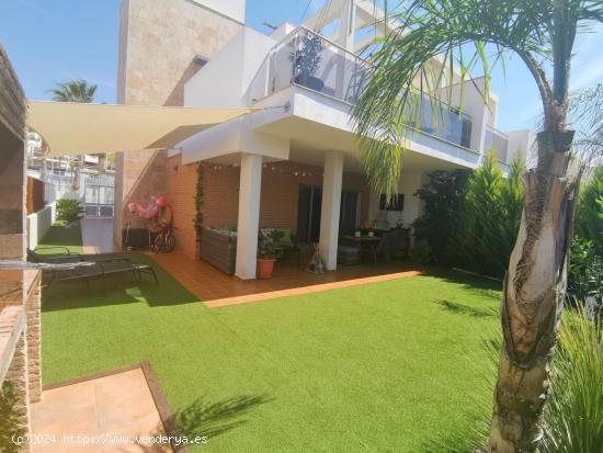 ¡Descubre Tu Nuevo Hogar! 🏡✨ CHALET CON ENCANTO - MURCIA