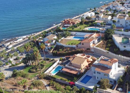 VILLA-CHALET VISTAS AL MAR Y TOTALMENTE REFORMADA A 15MIN DE MARBELLA Y A 20MIN DE MALAGA - MALAGA