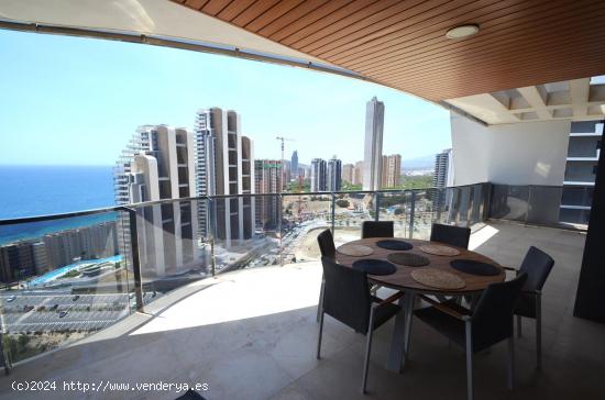 SE VENDE APARTAMENTO CON 3 DORMITORIOS EN URBANIZACION DE LUJO EN PLAYA PONIENTE, BENIDORM! - ALICAN