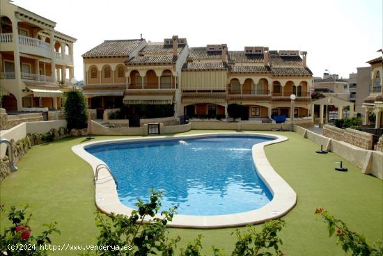 SE ALQUILA PRECIOSO PISO EN URBANIZACION CON PISCINA EN CALAS SANTIAGO BERNABEU!!! - ALICANTE