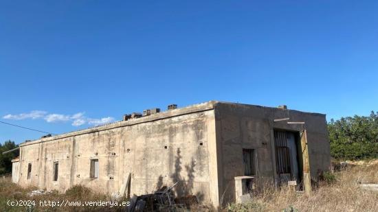 SE VENDE CASETA CON TERRENO - VALENCIA