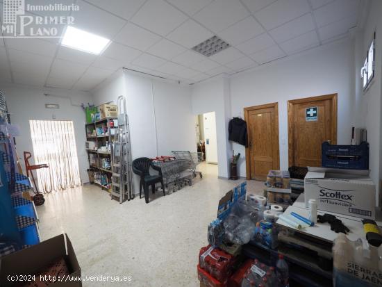 Local en calle Campo de 150 m2, con 2 aseos y acceso para minusvalidos, por solo 490 euros al mes. -