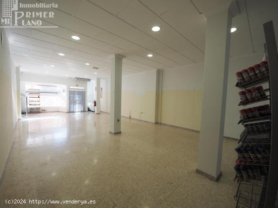 Local en calle Campo de 150 m2, con 2 aseos y acceso para minusvalidos, por solo 490 euros al mes. -