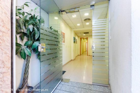 Empieza tu negocio en el centro de HOSPITALET DE LLOBREGAT - 177m2 - BARCELONA