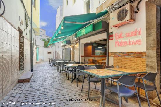 Traspaso de restaurante en pleno centro de Los Cristianos - SANTA CRUZ DE TENERIFE