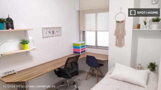 Se alquilan habitaciones en apartamento de 5 dormitorios en Ronda - GRANADA