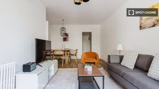 Apartamento de 3 dormitorios en alquiler en Les Corts - BARCELONA