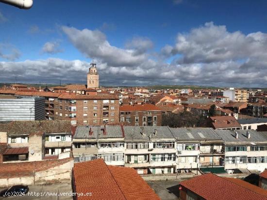 A LA VENTA PISO EN PLAZA DEL CARMEN EN MEDINA DEL CAMPO - VALLADOLID