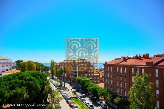 ESPECTACULAR ULTIMO PISO CON INCREÏBLES VISTAS! - BARCELONA