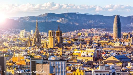 LOCAL DE DOS PLANTA EN POBLE SEC - BARCELONA - BARCELONA