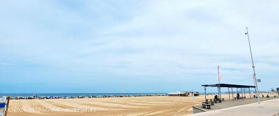  APARTAMENTO CON GRAN TERRAZA 2ª LINEA VISTAS AL MAR - VALENCIA 