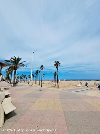 APARTAMENTO CON GRAN TERRAZA 2ª LINEA VISTAS AL MAR - VALENCIA