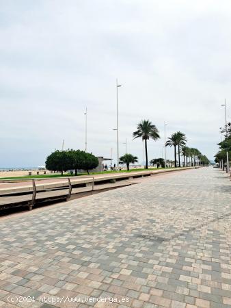 APARTAMENTO CON GRAN TERRAZA 2ª LINEA VISTAS AL MAR - VALENCIA