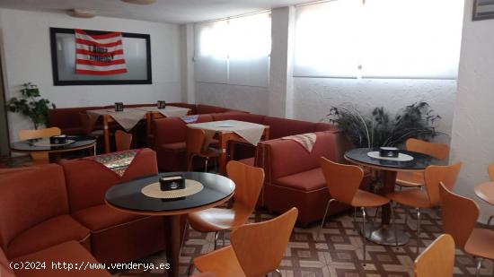 SE VENDE BAR EN ACTIVO CON LICENCIA ACTIVIDAD INCLUIDO LOCAL EN PETRER - ALICANTE