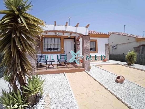 CHALET DE 2 DORMITORIOS 1 BAÑO CON PISCINA COMUNITARIA CAMPOSOL - MURCIA