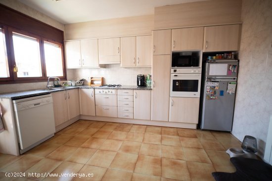 Unifamiliar adosada en venta  en Manlleu - Barcelona