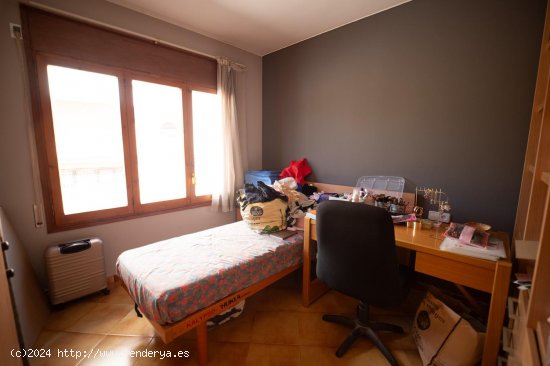 Unifamiliar adosada en venta  en Manlleu - Barcelona