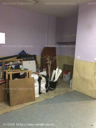 SALAMANCA ( Avda . Federico Anaya ) : Local apto para cualquier negocio . 300 € - Salamanca