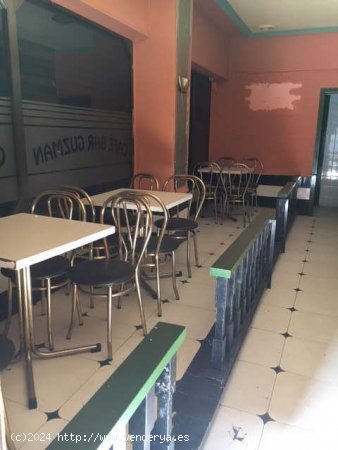 Salamanca ( Plaza Barcelona ) ; venta de local preparado como bar con  terraza. 120.000€ - Sal