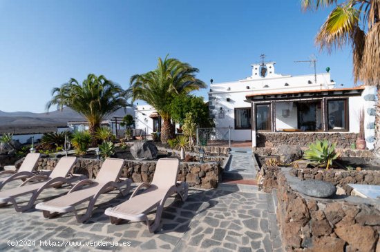 Increíble Chalet con finca rural de más de 27.000 m2. Puerto Calero - Tías