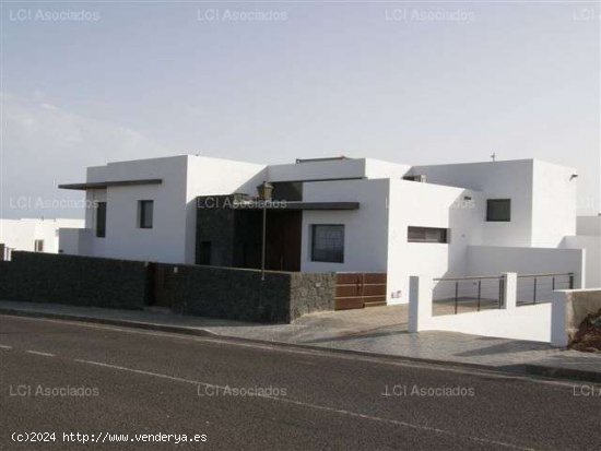 Casa en Venta en Puerto Calero - Yaiza