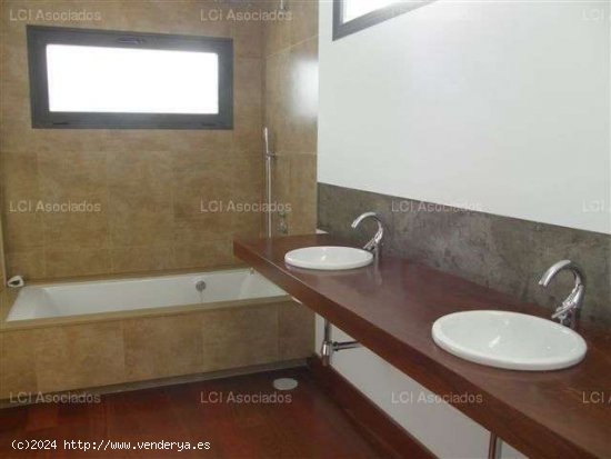 Casa en Venta en Puerto Calero - Yaiza