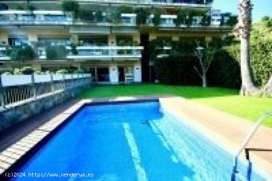 Exclusiva planta baja dúplex con jardín y piscina en el exclusivo complejo de lujo Torre Vilana