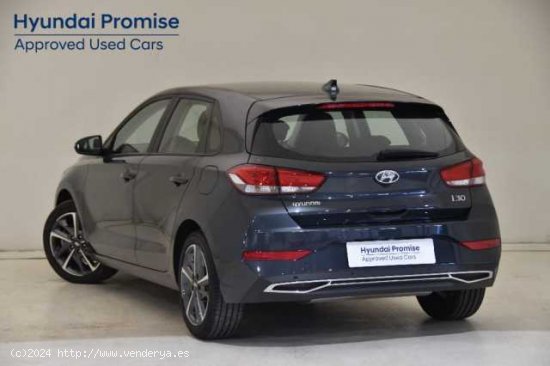 Hyundai i30 ( 1.5 DPI Klass SLX 110 )  - Granada