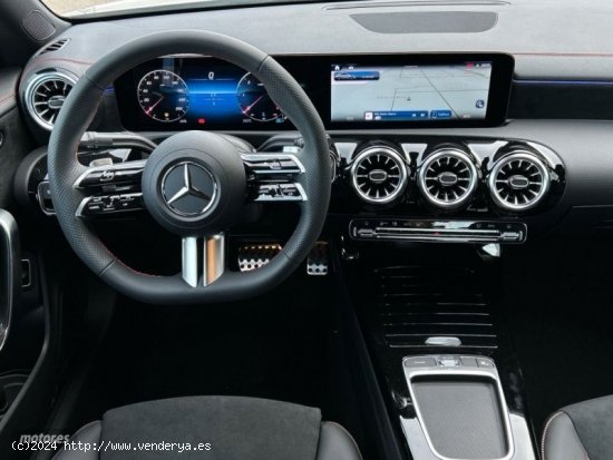 Mercedes Clase CLA CLA 200 D DCT de 2023 por 45.706 EUR. en Madrid