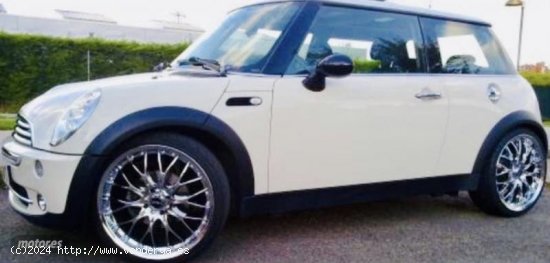 Mini One 1.6cc 16V de 2005 con 170.000 Km por 7.300 EUR. en Valladolid