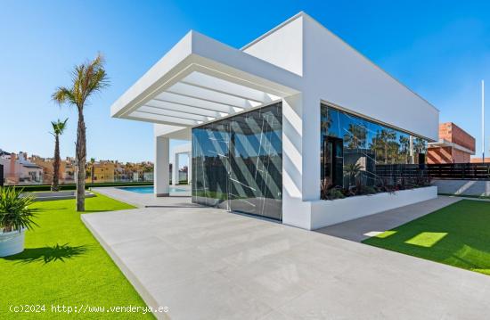 VILLAS DE OBRA NUEVA EN ALGORFA GOLF RESORT - ALICANTE