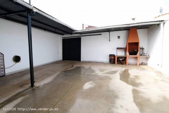 Oportunidad Única: Amplia Casa con Gran Patio en Aldea de Cortegana - BADAJOZ