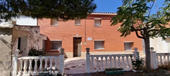  Venta de casa y garaje en Lumpiaque - ZARAGOZA 