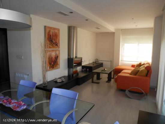 Espectacular duplex en alquiler en zona 9 octubre de Petrer con garaje y trastero - ALICANTE