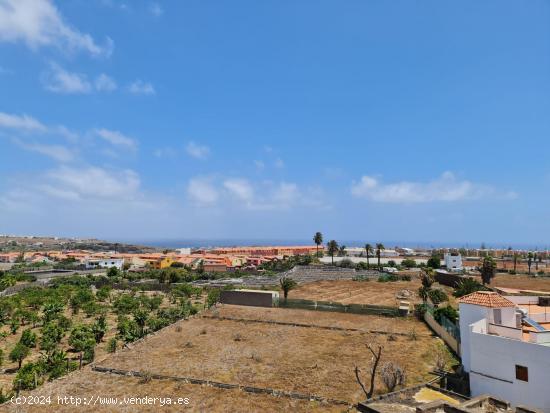 PISO AMPLIO CON AZOTEA Y GARAJE SAN ANTONIO - TELDE - LAS PALMAS