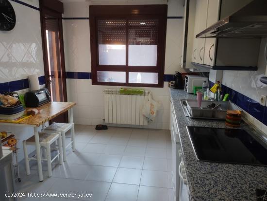 VIVIENDA UNIFAMILIAR CON 4 DORMITORIOS Y PATIO - ALBACETE