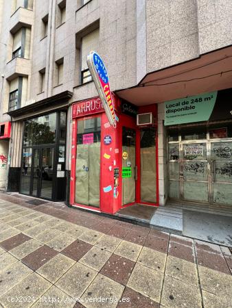 Local comercial en alquiler en Avenida de España, ideal para tienda de gominolas - LEON