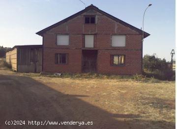  CASA PARA REFORMAR EN ALMANZAZ - LEON 