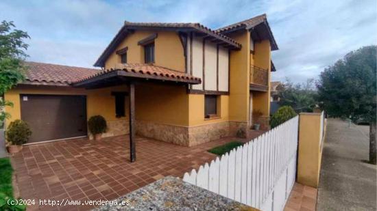 CHALET INDEPENDIENTE CON  JARDIN EN VILLADANGOS DEL PARAMO - LEON