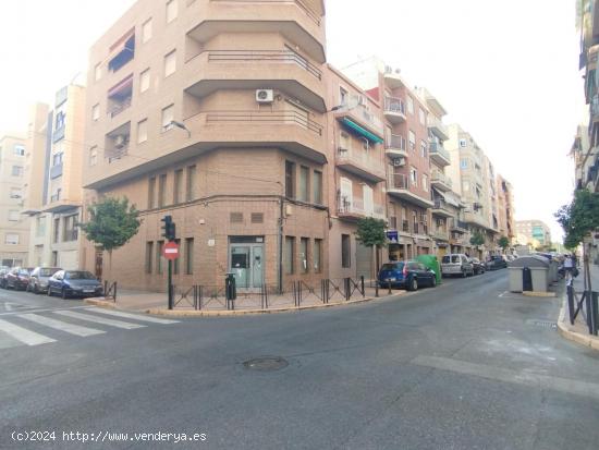 LOCAL DE ESQUINA DE 222 M2 - CO. MAGROS - ALICANTE