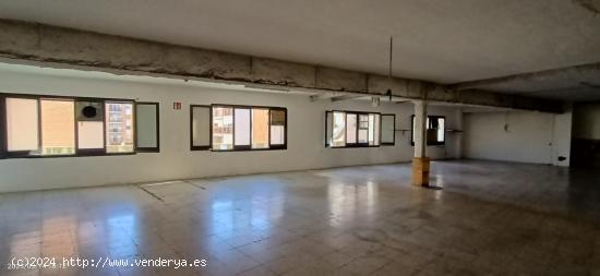 Local en Venta o  alquiler en calle Rosselló, 105 Barrio de Cerdanyola - Mataró - BARCELONA