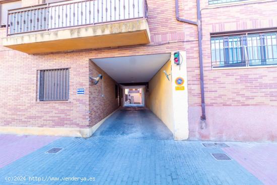 DUPLEX DE 2 DORMITORIOS, 2 BAÑOS, PLAZA DE GARAJE Y TRASTERO. - TOLEDO