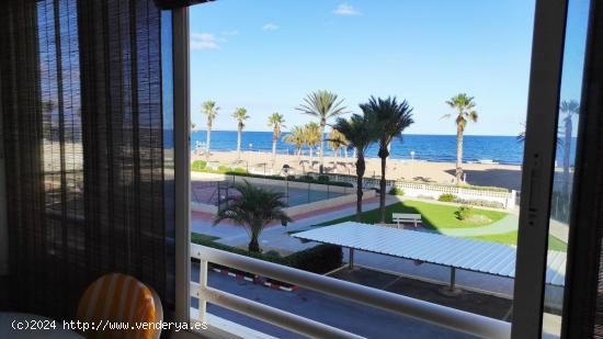 MARAVILLOSA VIVIENDA DE UN DORMITORIO FRENTE AL MAR EN URBANOVA - ALICANTE