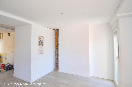 Urbis te ofrece un piso y estudio en venta en zona Salas Bajas, Salamanca. - SALAMANCA