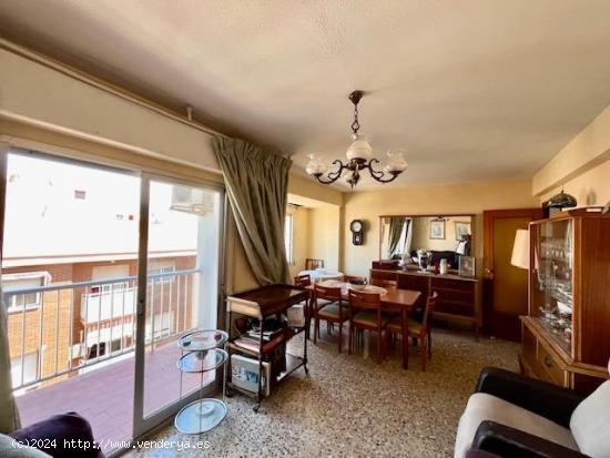  4 dormitorios, 2 baños, comedor, 2 balcones,  zona raval, - VALENCIA 