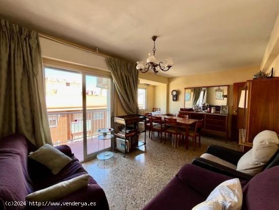 4 dormitorios, 2 baños, comedor, 2 balcones,  zona raval, - VALENCIA