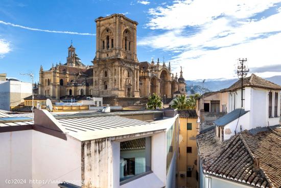 ÁTICO EN PLENO CENTRO DE GRANADA - GRANADA