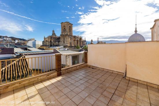 ÁTICO EN PLENO CENTRO DE GRANADA - GRANADA