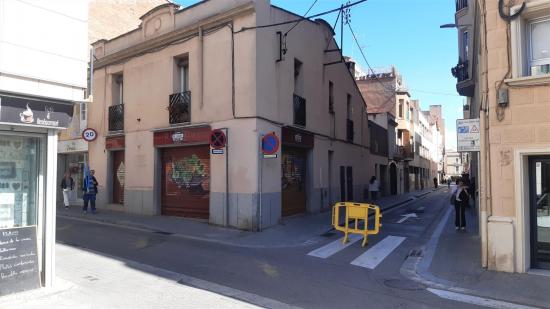 LOCAL COMERCIAL EN EL CENTRO, A DOS CALLES DE LA RAMBLA - BARCELONA