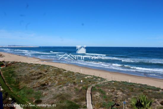  Precioso apartamento con  maravillosas vistas al mar situado en primerísima linea - VALENCIA 